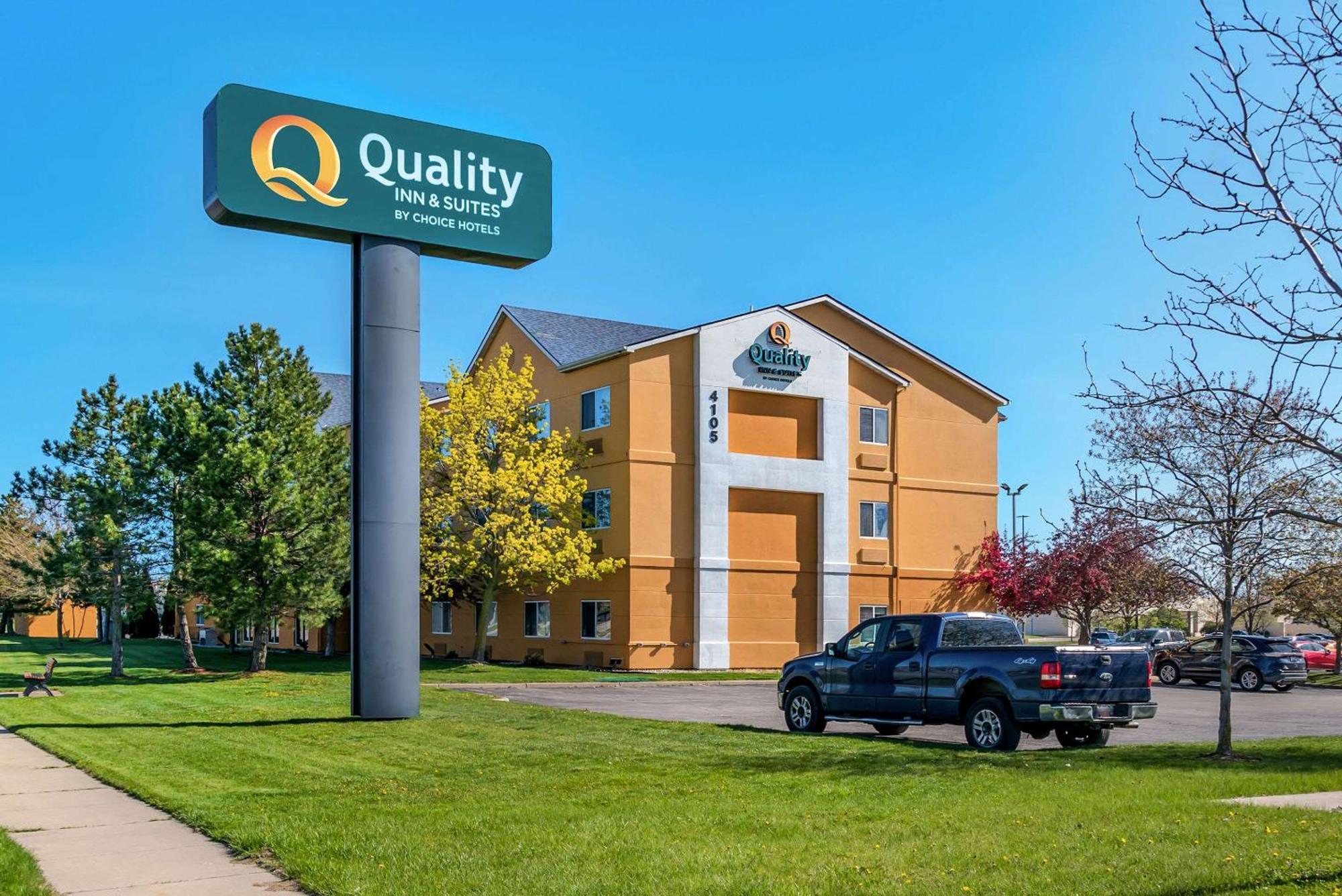 Quality Inn & Suites Bay City Buitenkant foto